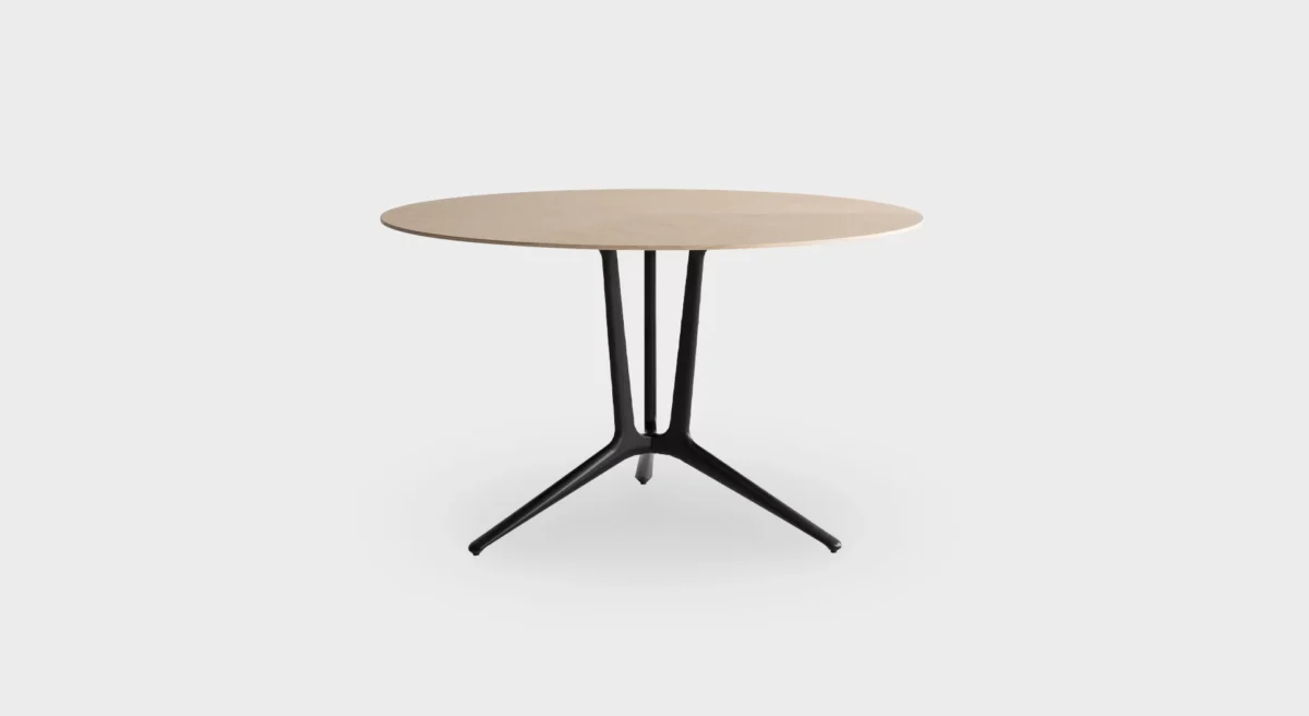 Same single-leg elegance but in an elongated oval shape for more flexible seating configurations