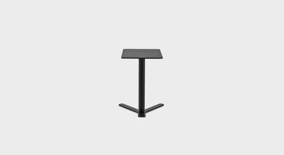 Lapalma ET80R outdoor table featuring a sleek circular top and elegant base, suited for modern exterior settings.
