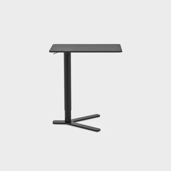 “Lapalma T80 R round table (Ø 70 cm, H 52 cm) with natural oak top and slender powder‑coated steel pedestal, ideal for modern lounge areas.”