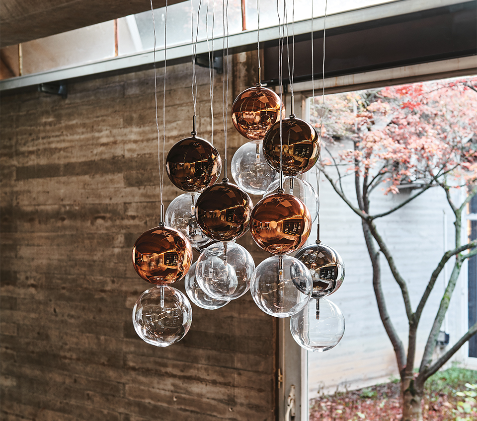 “Cattelan Italia APOLLO – sculptural suspension lamp featuring artistic arrangement of spherical blown glass diffusers”