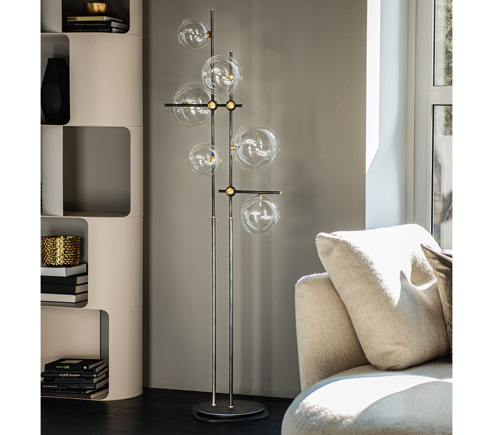 “BLOOM by Cattelan Italia – modern Italian pendant lamp with sculptural blown glass shade and artistic elegance”