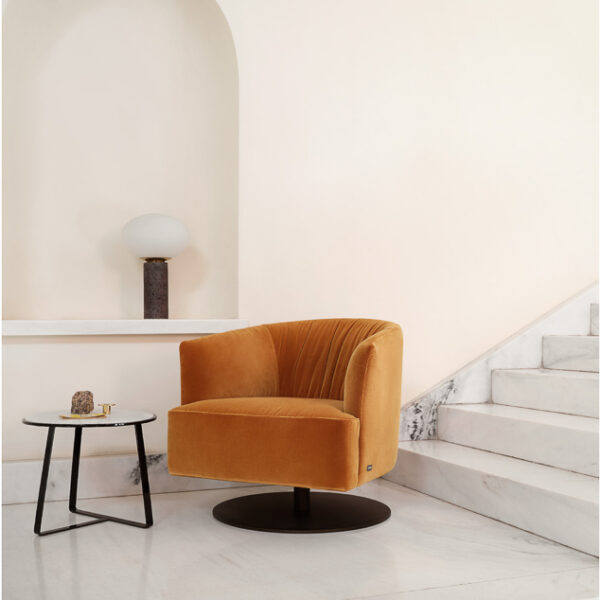 Diga Swivel armchair by Nicoline Italia with 360° rotating base and enveloping backrest, ideal for modern interiors in Royal Oak, Michigan.