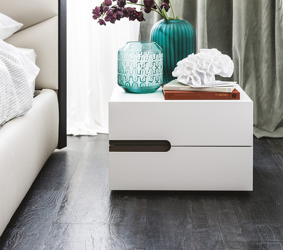 “CIRO by Cattelan Italia – modern Italian wall mirror with organic rounded shape and artistic sculptural design”