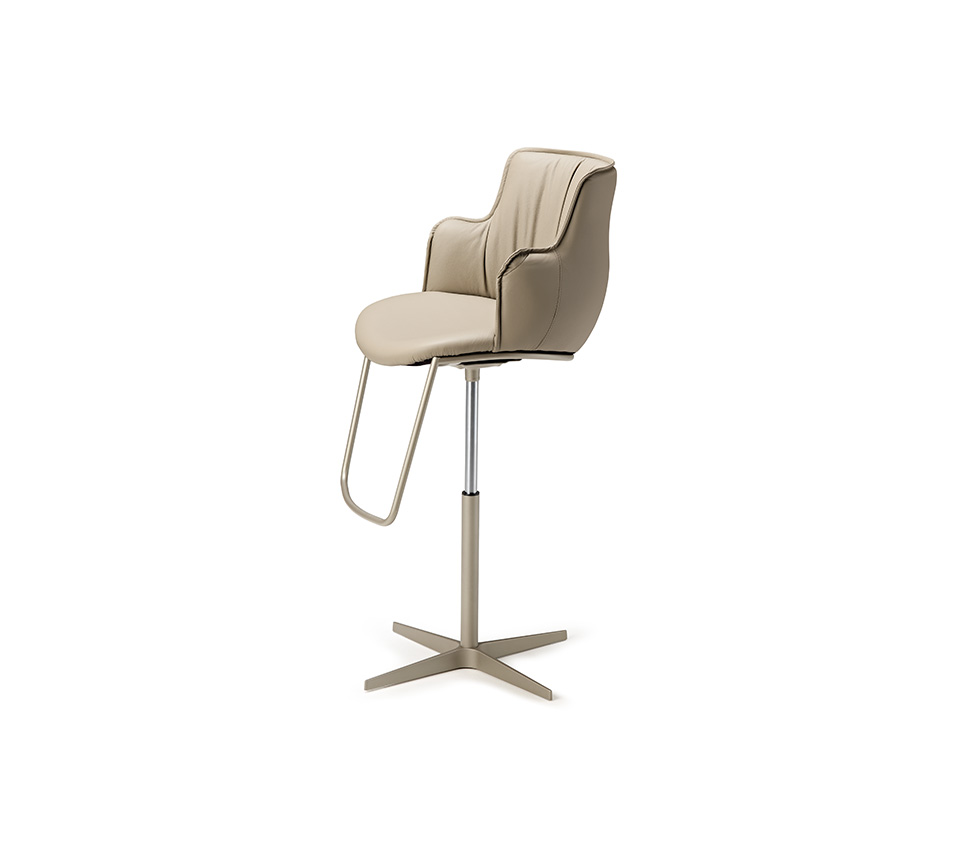 “RIHANNA X by Cattelan Italia – modern Italian dining chair with quilted backrest and X-shaped metal base”