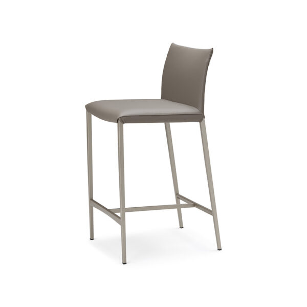 “Luxury NORMA ML Couture chair by Cattelan Italia – elegant leather upholstery with diamond-stitched detailing and sleek silhouette”