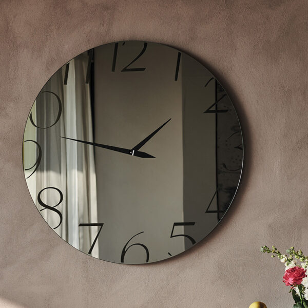 “Cattelan Italia MOMENT – designer wall clock featuring contemporary numerals and elegant metal detailing”