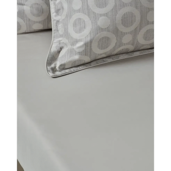 Transform your bedroom with Umbrella Squid Fitted Sheet by Moooi in Troy – high‑end Italian luxury bedding delivering comfort, style and sophistication.