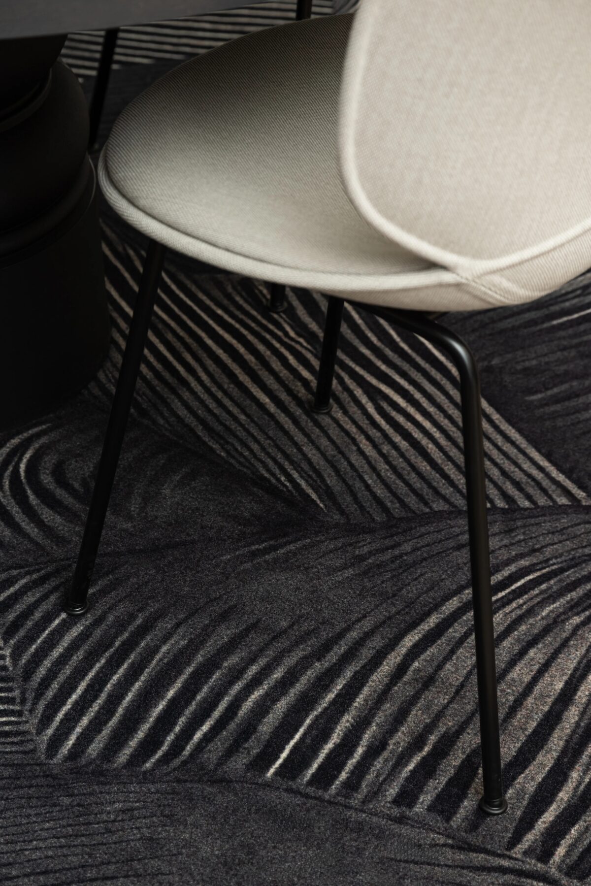Vibrato Bee Carpet by Moooi – luxurious contemporary Italian-design floor covering showcased at Italcasa Design showroom in **Royal Oak, Michigan**