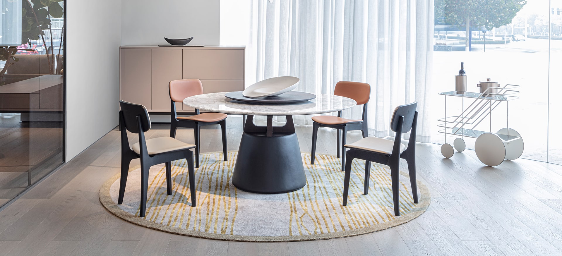 Elegant Leaf Chair by Camerich