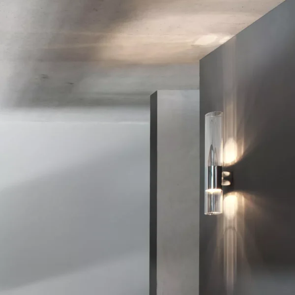 “Line by Oluce modern Italian floor lamp – slim vertical metal structure with integrated linear LED light and minimalist design”