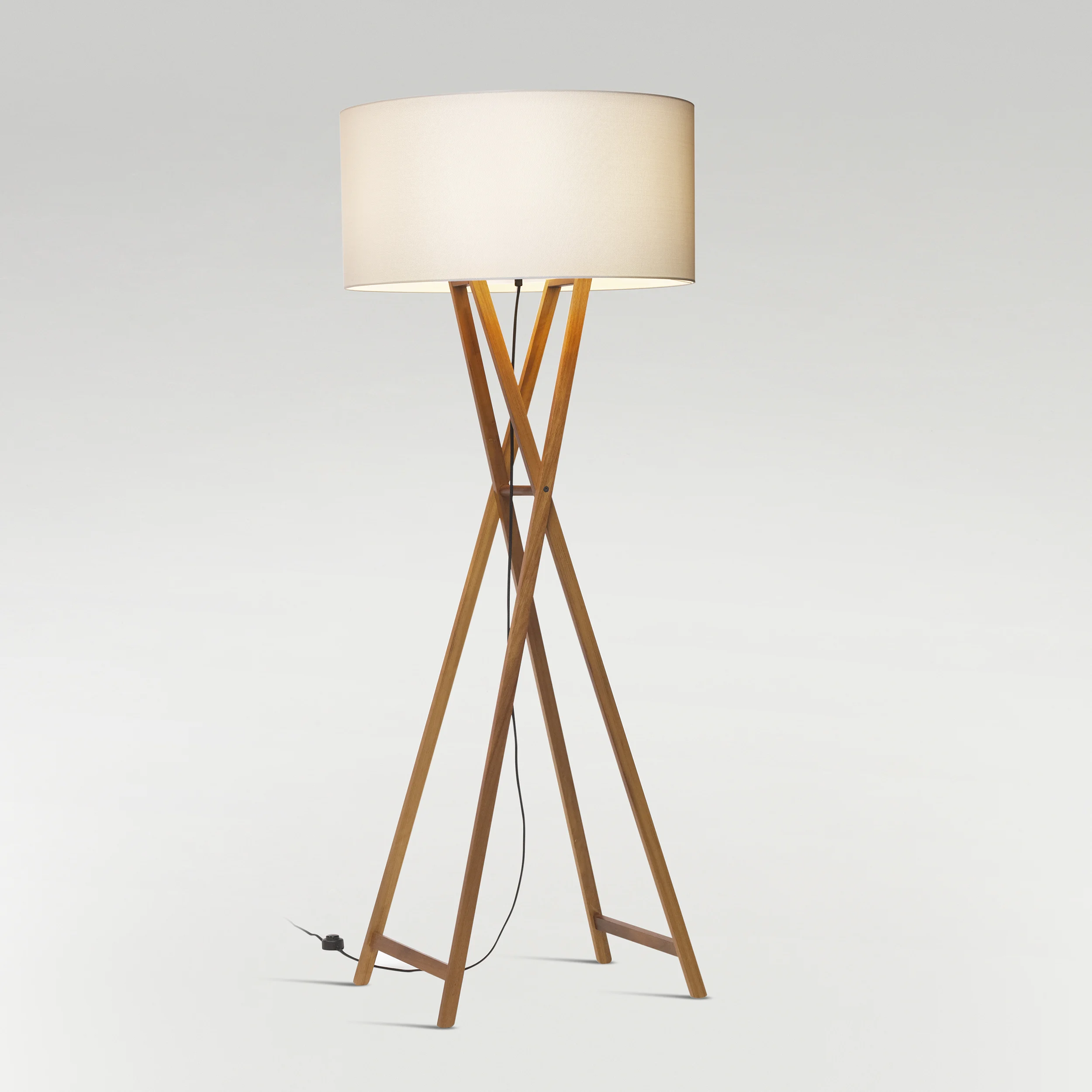 “Designer floor lamp Cala by Marset – contemporary lighting with textile diffuser and sculptural form”