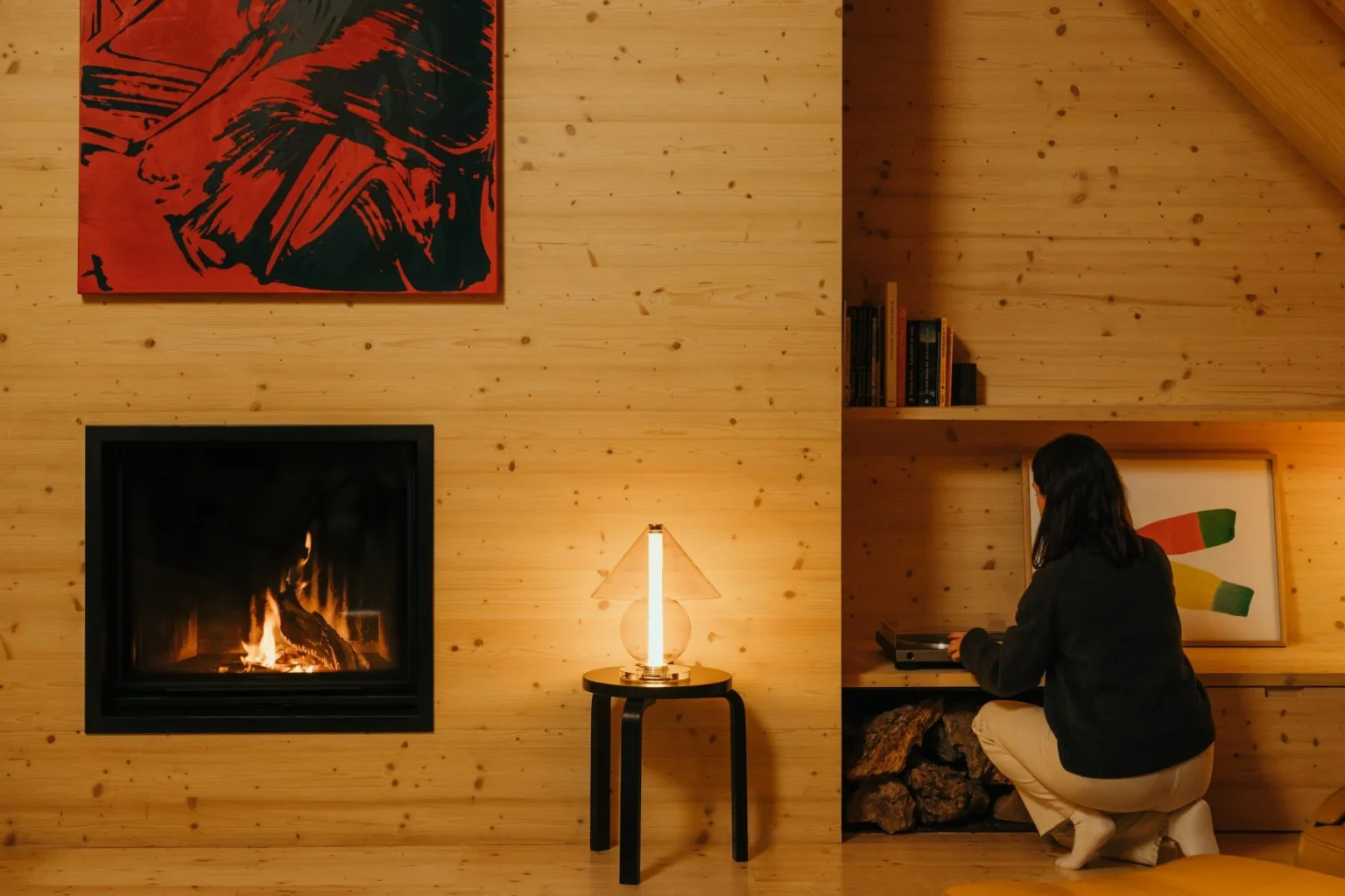 “Modern interior lighting – Fragile by Marset glass and ceramic table lamp in sleek aesthetic”