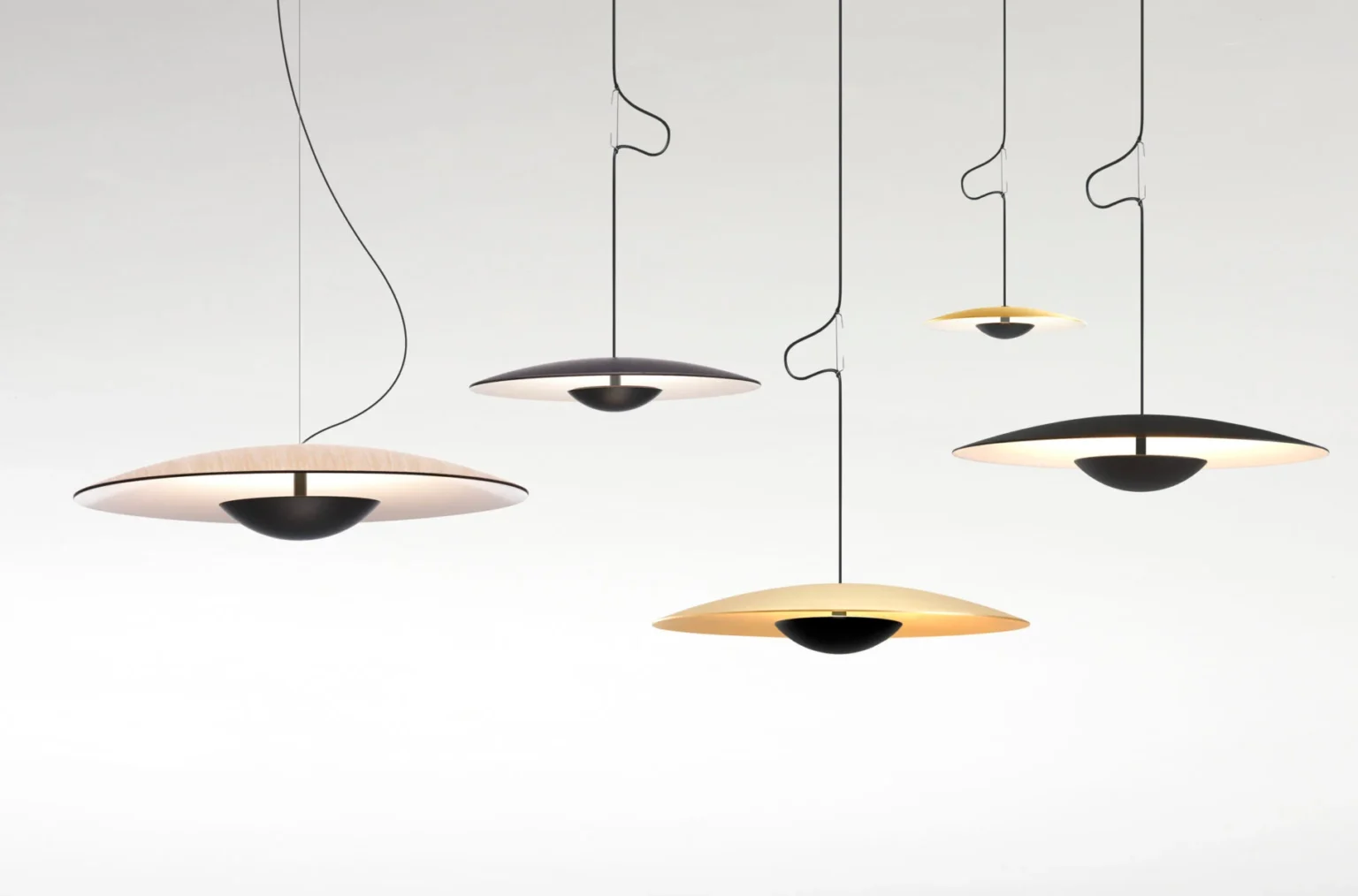 “Contemporary floor lamp Ginger by Marset – layered wood elements enhancing ambient lighting”