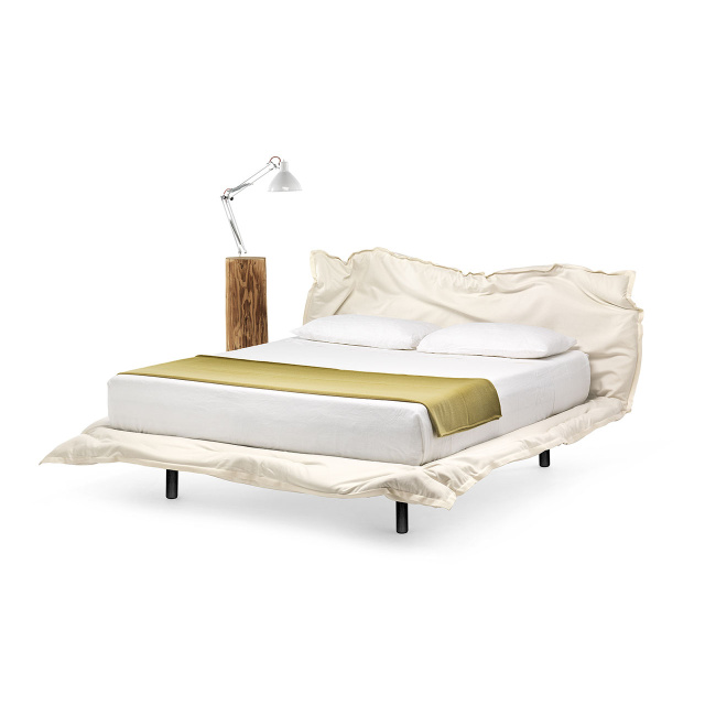 “BIG HUG by Mogg sculptural Italian chair – bold contemporary design with interlocking metal structure”