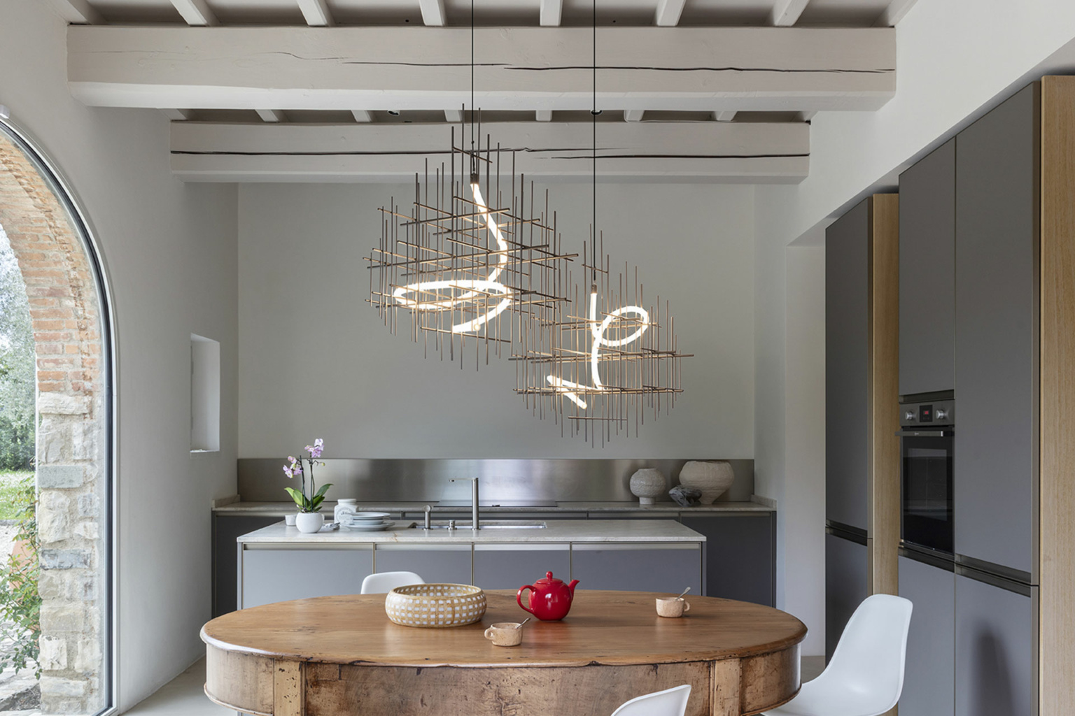 “Contemporary suspension lamp METRIC by Mogg – minimalist lighting with open frame and architectural lines”