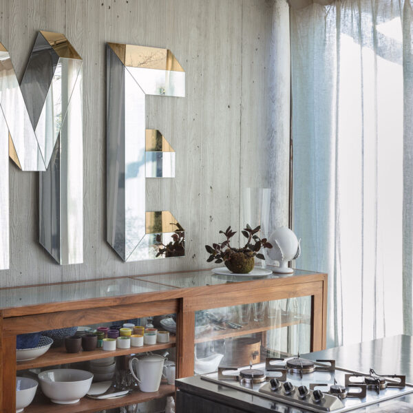 “LETTERONE by Mogg – unique letter-shaped shelf ideal for modern interiors, kids’ rooms, or galleries”