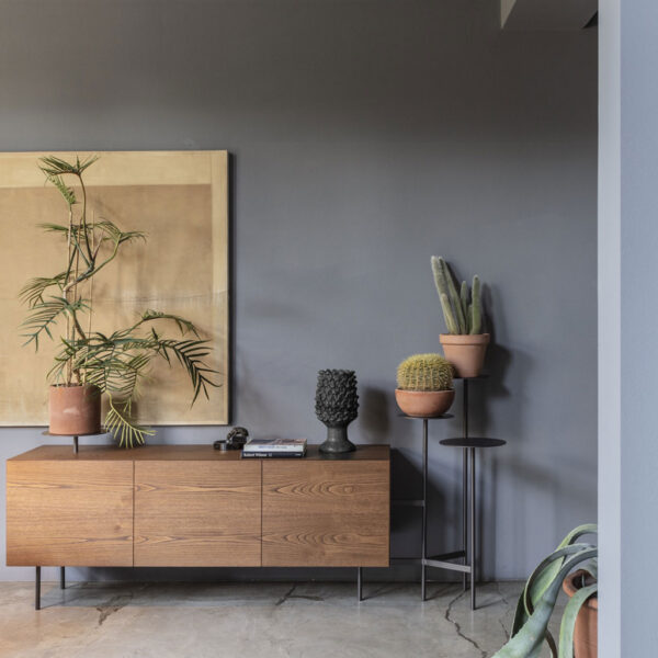 “IKEBANA by Mogg – minimalist floor-standing or wall-mounted vase rack inspired by Japanese floral art”