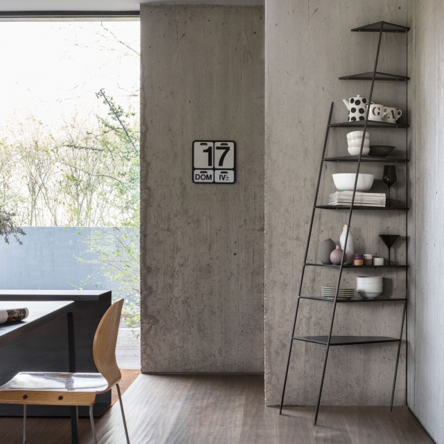 “MAMA’ by Mogg metal coat rack – refined Italian accessory with architectural structure”