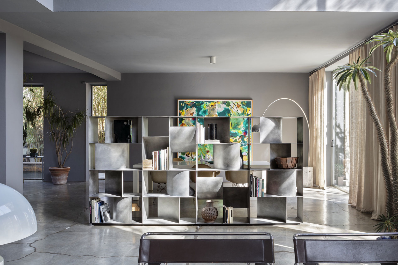 “JUDD BASE by Mogg – solid geometric support column in lacquered or wood finish for modern interiors”