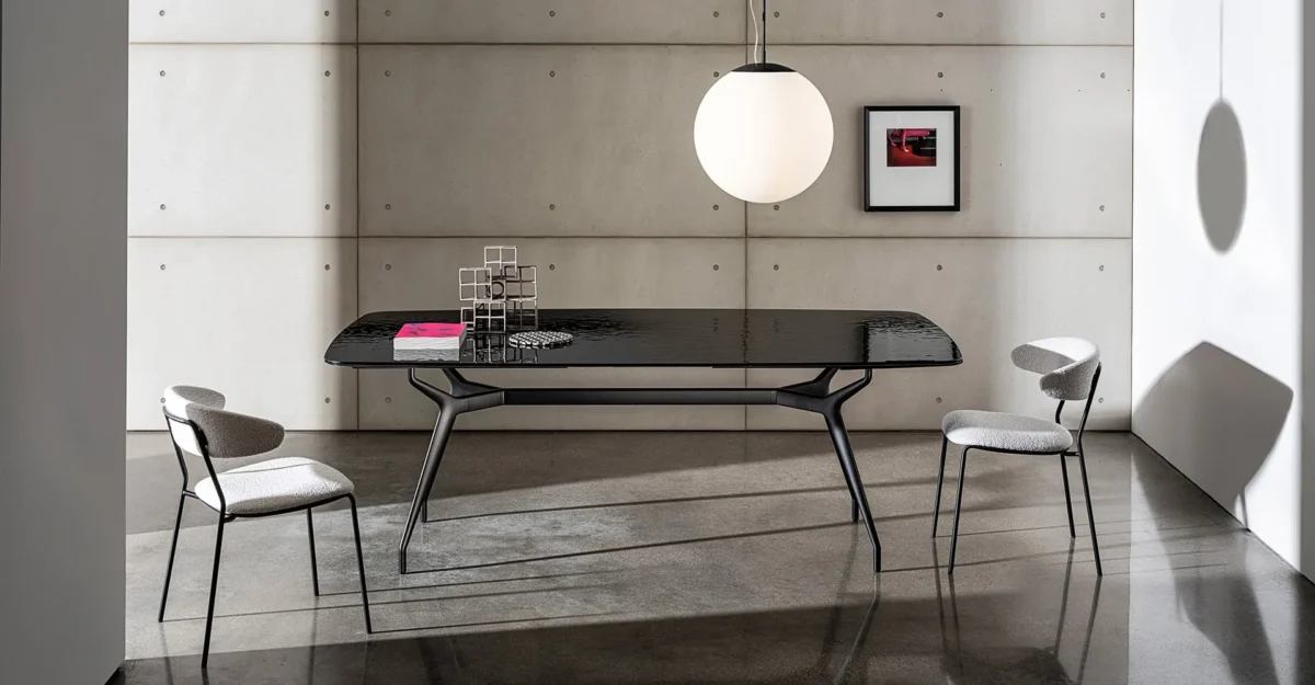“Sovet Arkos Shaped Extensible Table – sleek Italian design with smooth extension mechanism and sculptural form”