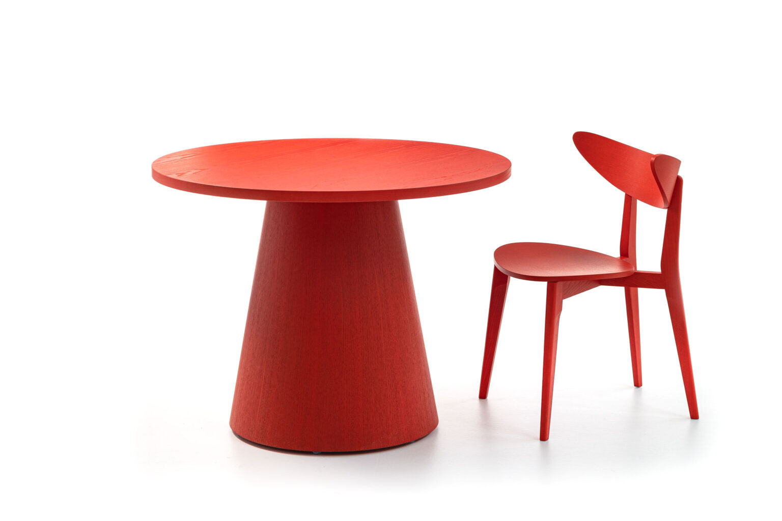 “Wood Wave chair by Moroso – modern Italian designer chair with elegant wooden wave-shaped frame and minimalist style”