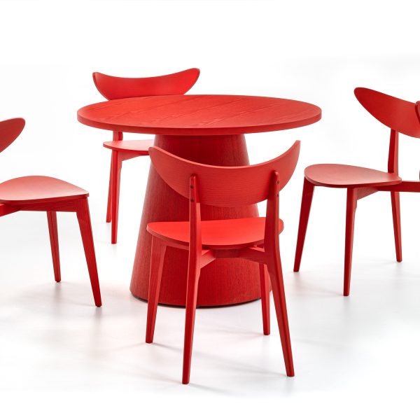 “Moroso Wood Wave chair – contemporary lounge seating featuring sculptural wood design and sleek craftsmanship”