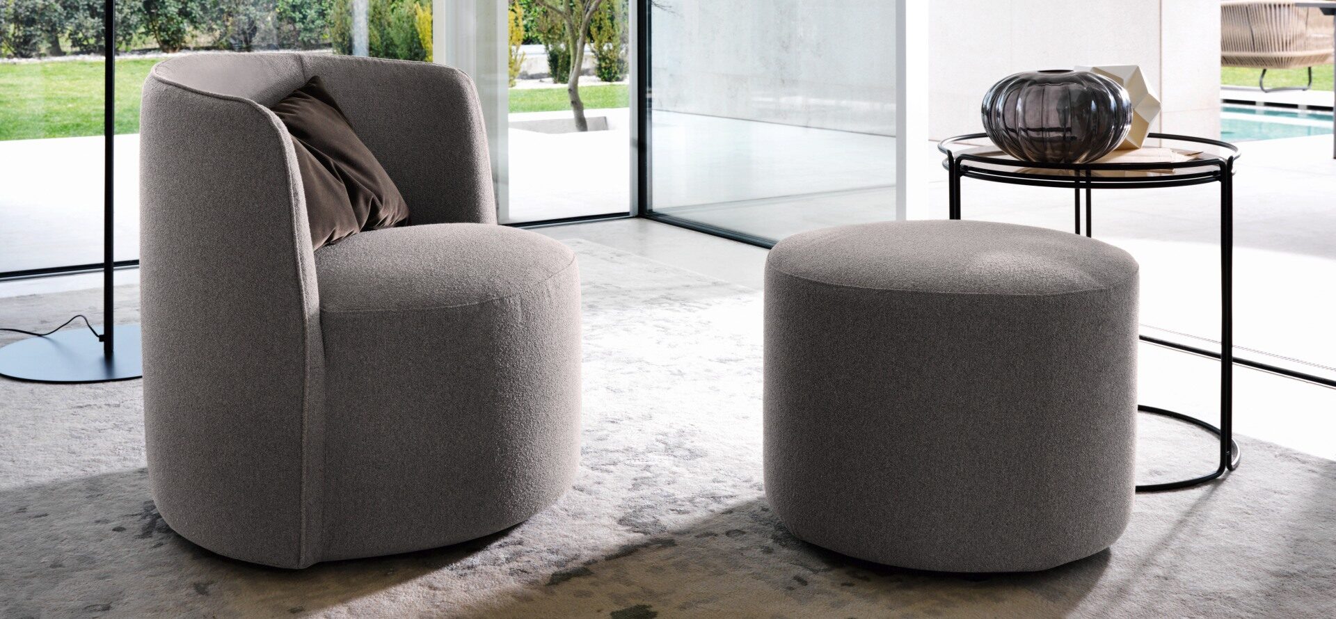 “Chloè CL.1IM coffee table by Ditre Italia – modern Italian round table with sculptural metal base and elegant top”