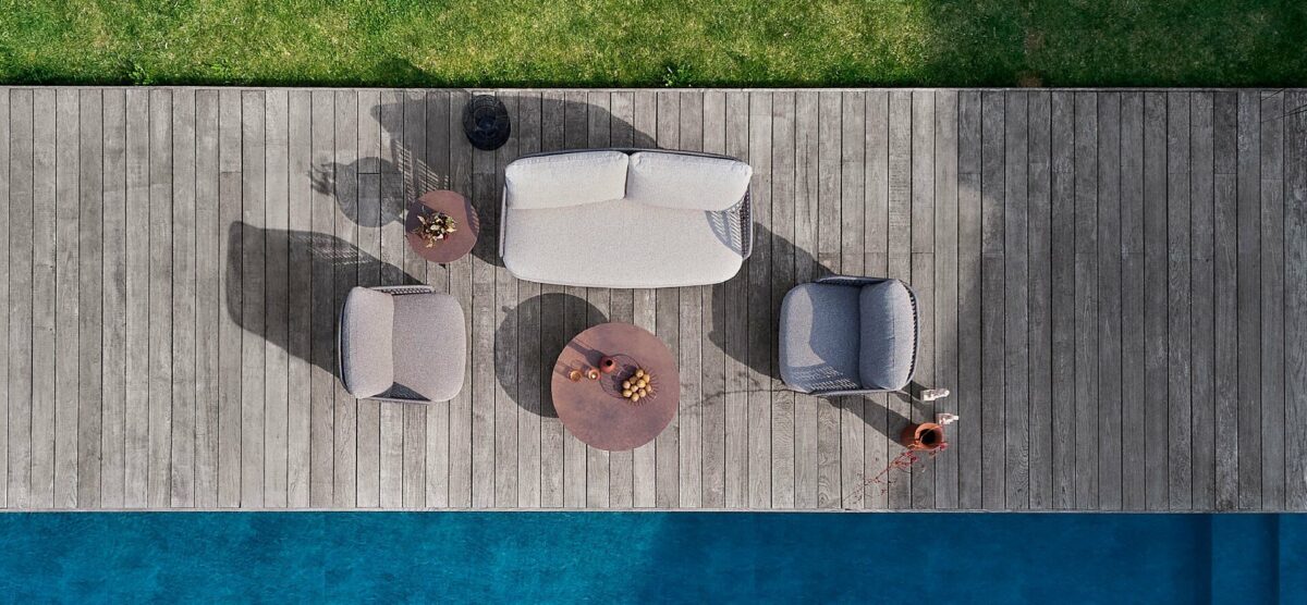 “356 Outdoor Sunbed by Ditre Italia – modern Italian sun lounger with ergonomic curves and weather-resistant design”
