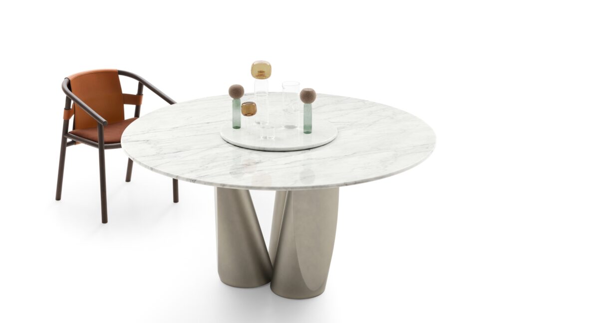 “Ditre Italia Sentei table – modern Italian design with refined top and architectural legs”