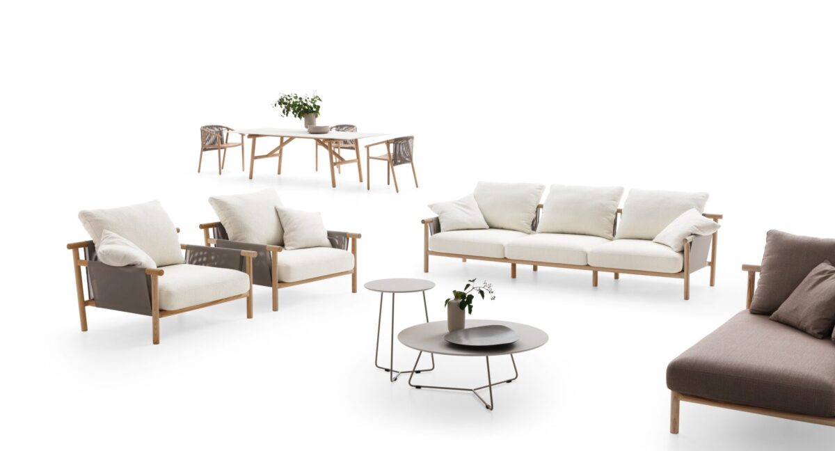 “Ditre Italia Isamu couch – elegant Italian furniture piece offering modern aesthetics and ergonomic support”