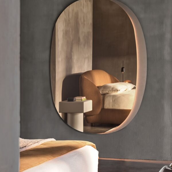 “Ditre Italia Helios – decorative designer mirror featuring bold circular form and artistic detailing”