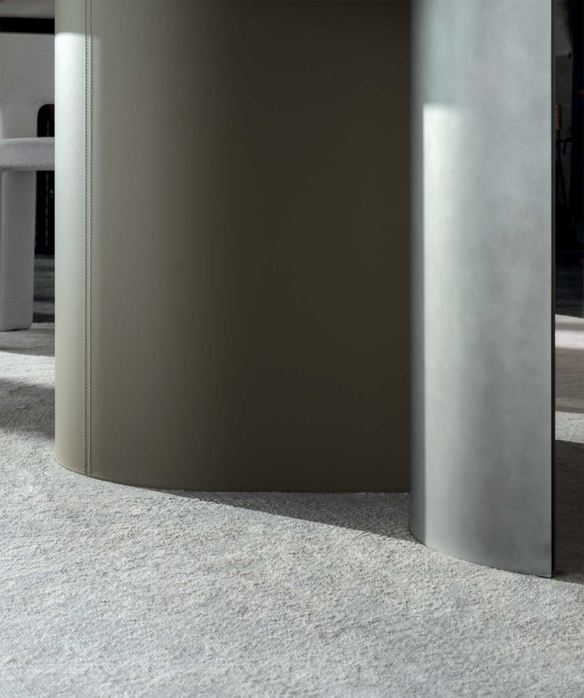 “Ditre Italia Doon table – stylish Italian table with slim profile and sculptural base”