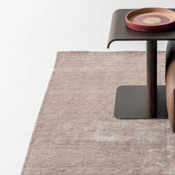 “GLINT rug by Ditre Italia – contemporary Italian area rug with shimmering texture and elegant tonal contrast”