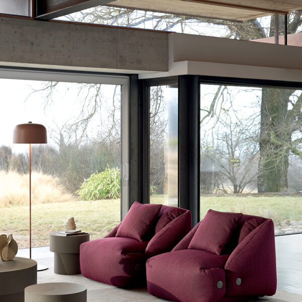 “Italian MELVILLE lounge chair by Ditre Italia – sculptural form with ergonomic support and soft padding”