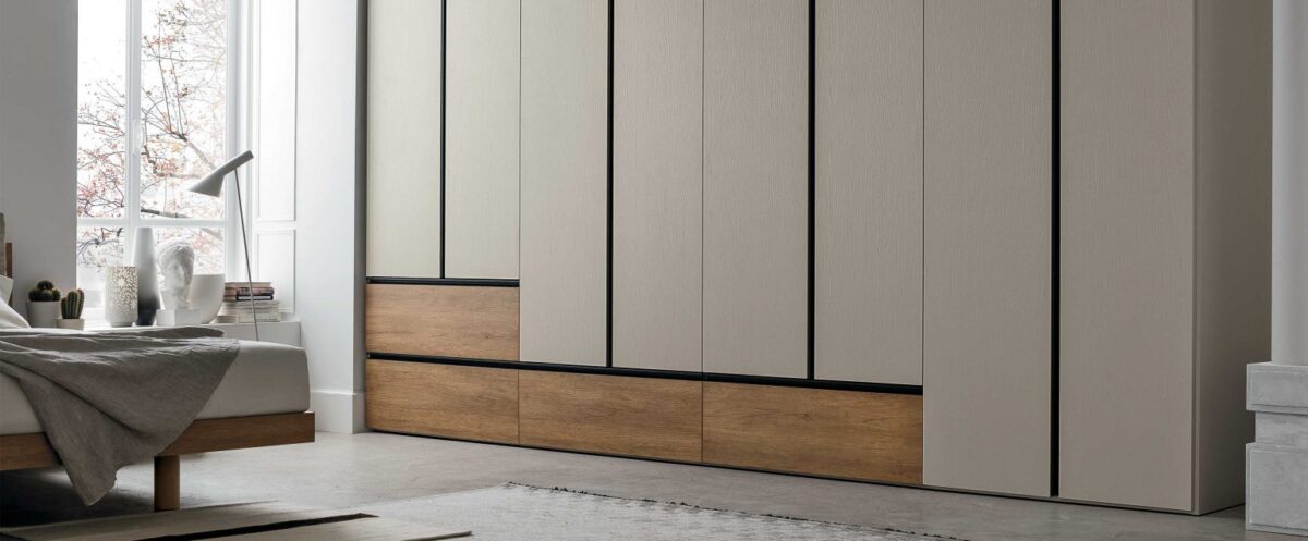 "Tomasella Modula – contemporary wardrobe featuring handleless doors, smooth finishes, and sleek minimalist design"