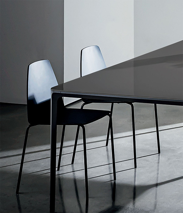 “Sila chair with four legs by Sovet – modern Italian designer chair with minimalist structure and elegant comfort”