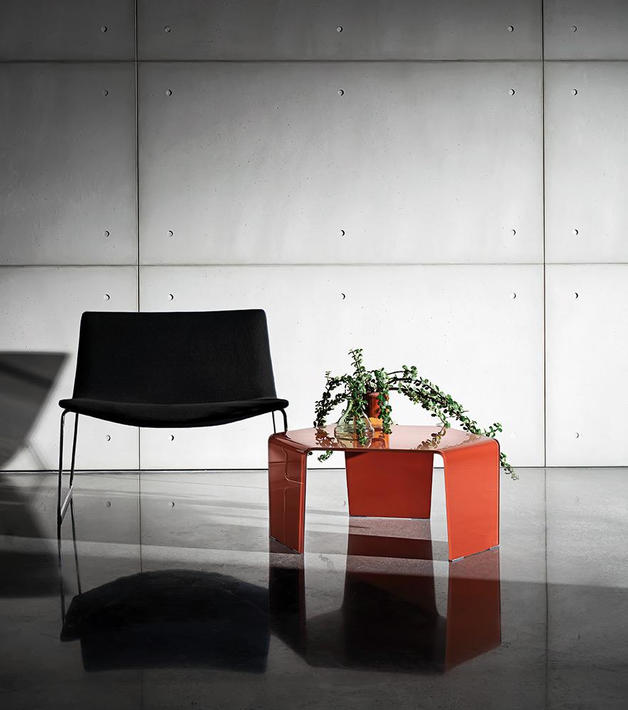 “Sovet 3 Feet Table – contemporary designer coffee table featuring tripod structure and minimalist style”