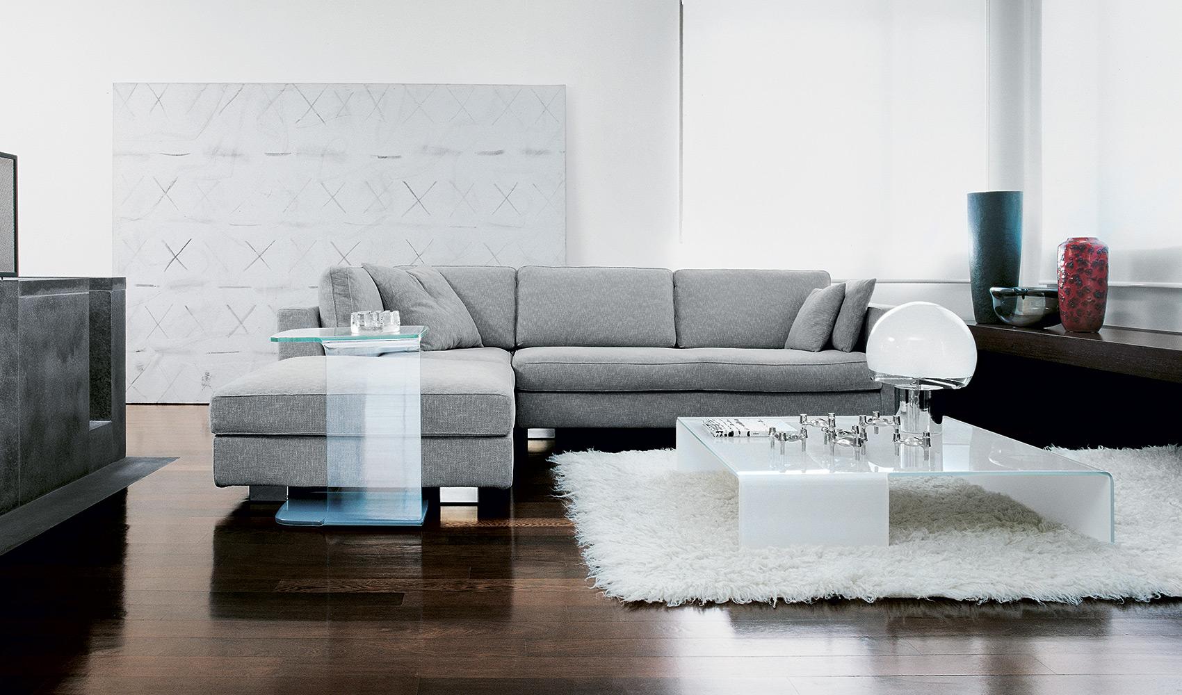 Alfa by Bontempi dining table with sleek pedestal base