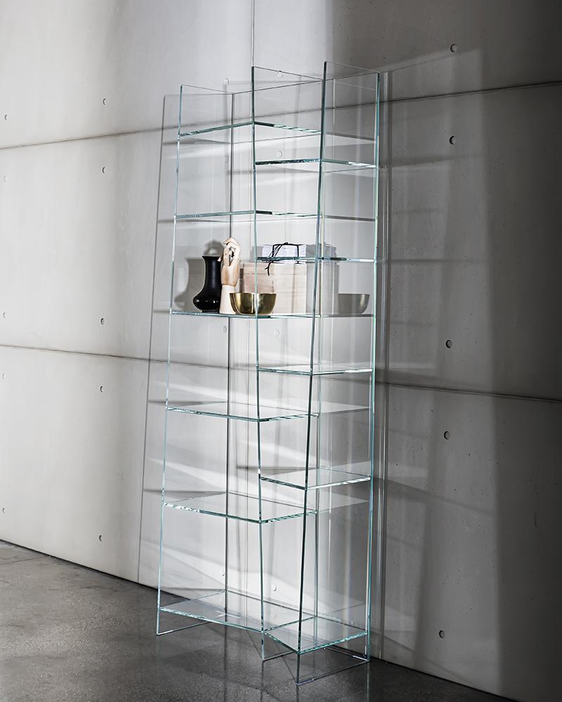 “Sovet Delphi collection – contemporary modular glass bookcases featuring sleek design and customizable configurations”