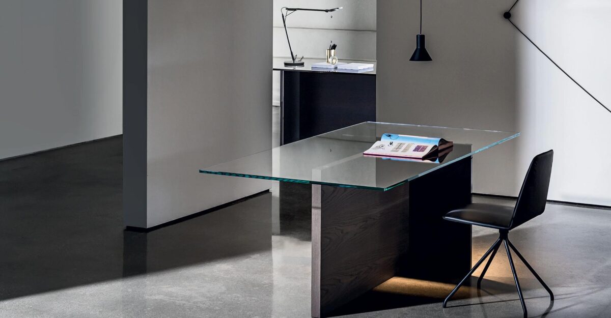 “Modern Italian table – Sovet Regolo with understated elegance for open-plan living and dining areas”