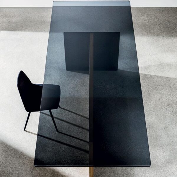 “Regolo Table by Sovet – minimalist Italian dining table with clean lines and geometric modern design”