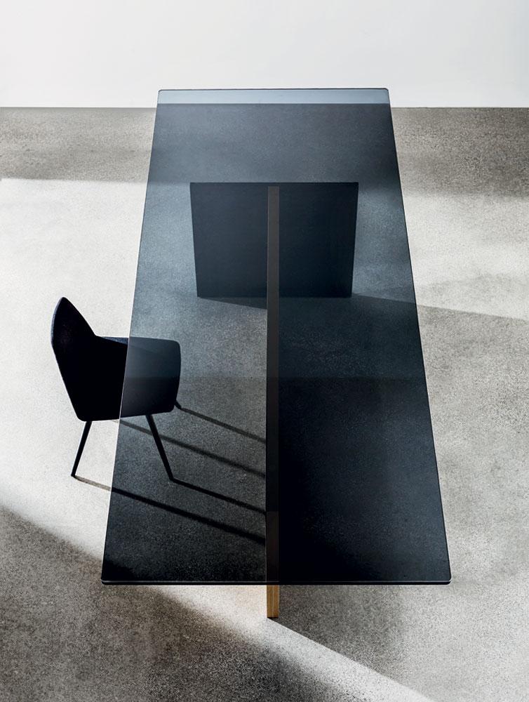 “Regolo Table by Sovet – minimalist Italian dining table with clean lines and geometric modern design”