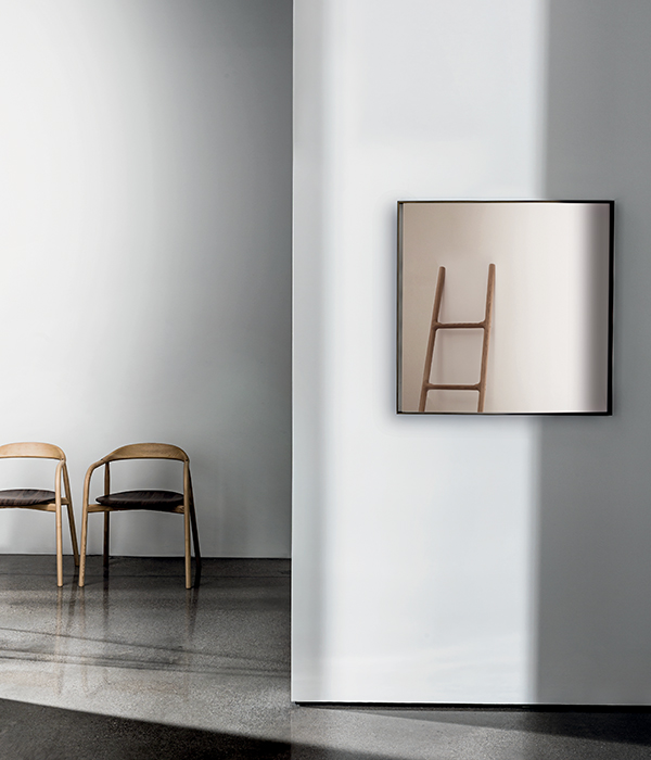 “Visual square mirror by Sovet – modern Italian wall mirror with clean minimalist square design”
