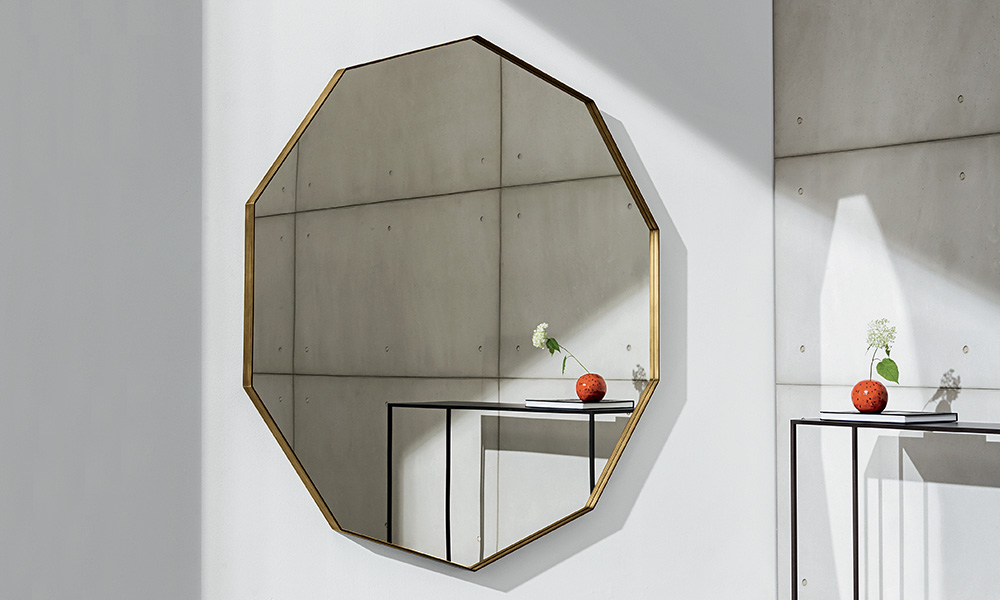 “Visual decagonal mirror by Sovet – contemporary Italian wall mirror with bold geometric ten-sided design”