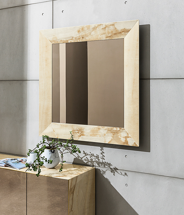 “Denver square mirror by Sovet – modern Italian wall mirror with minimalist square design and slim metal frame”