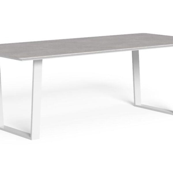 "Lightweight and modern Alabama//Alu dining table 220×100 by TalentiSpa for versatile outdoor use."