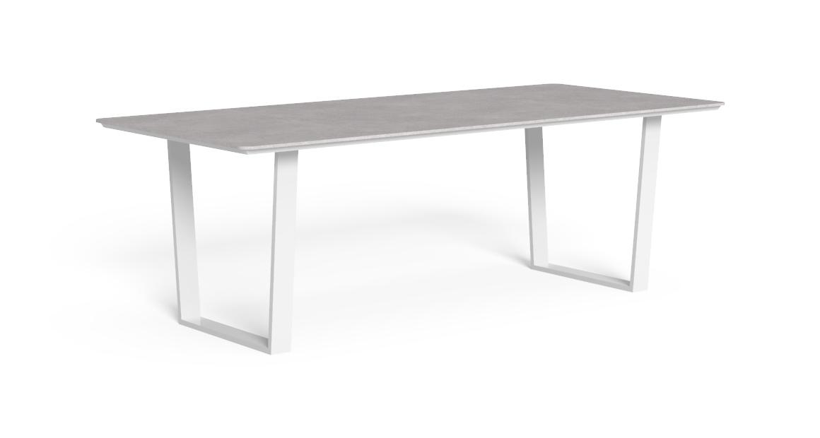 "Lightweight and modern Alabama//Alu dining table 220×100 by TalentiSpa for versatile outdoor use."