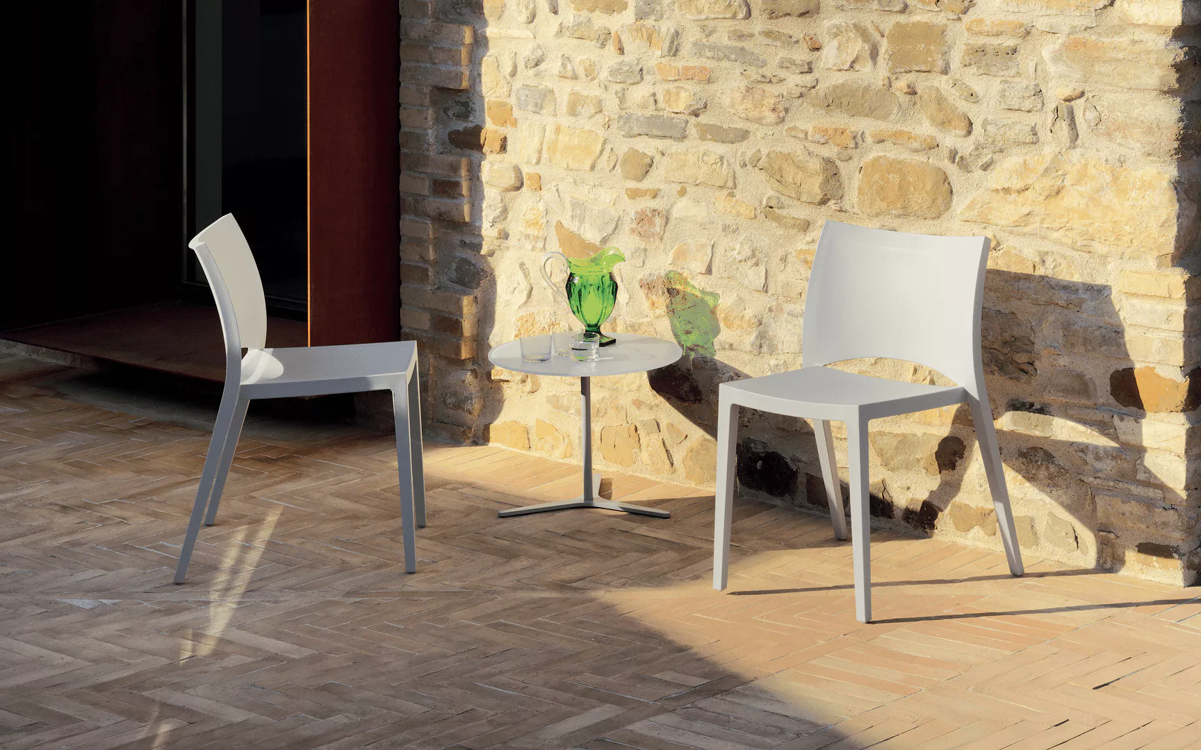 Aqua by Bontempi dining table with transparent glass top