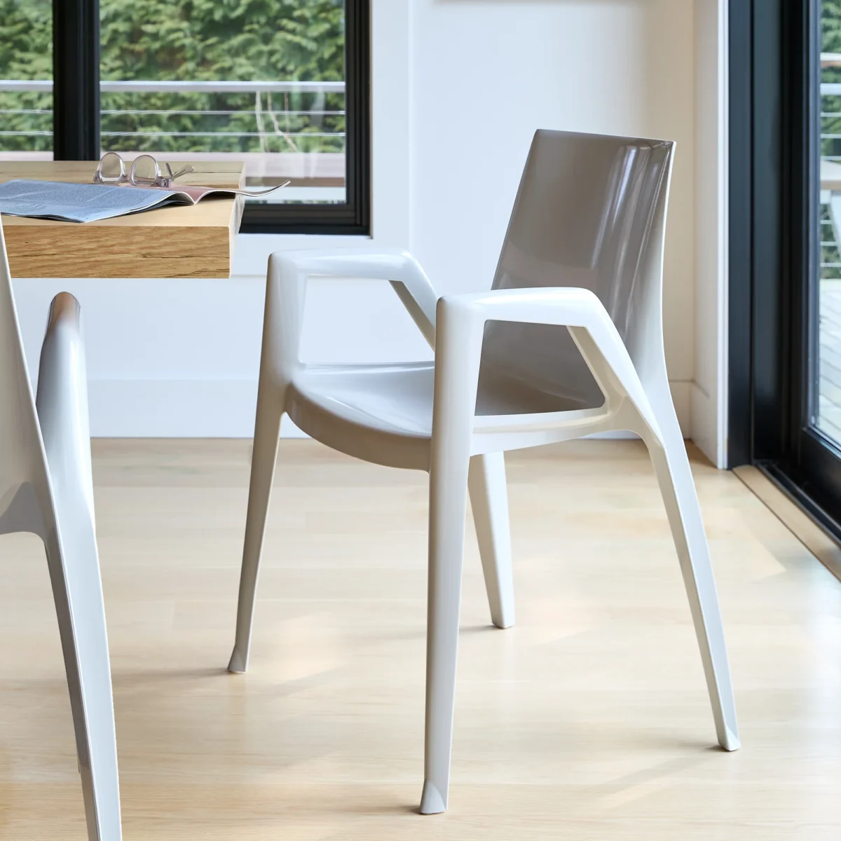 Enhance your Royal Oak, Michigan home with ArcoBellini Chair by Heller.