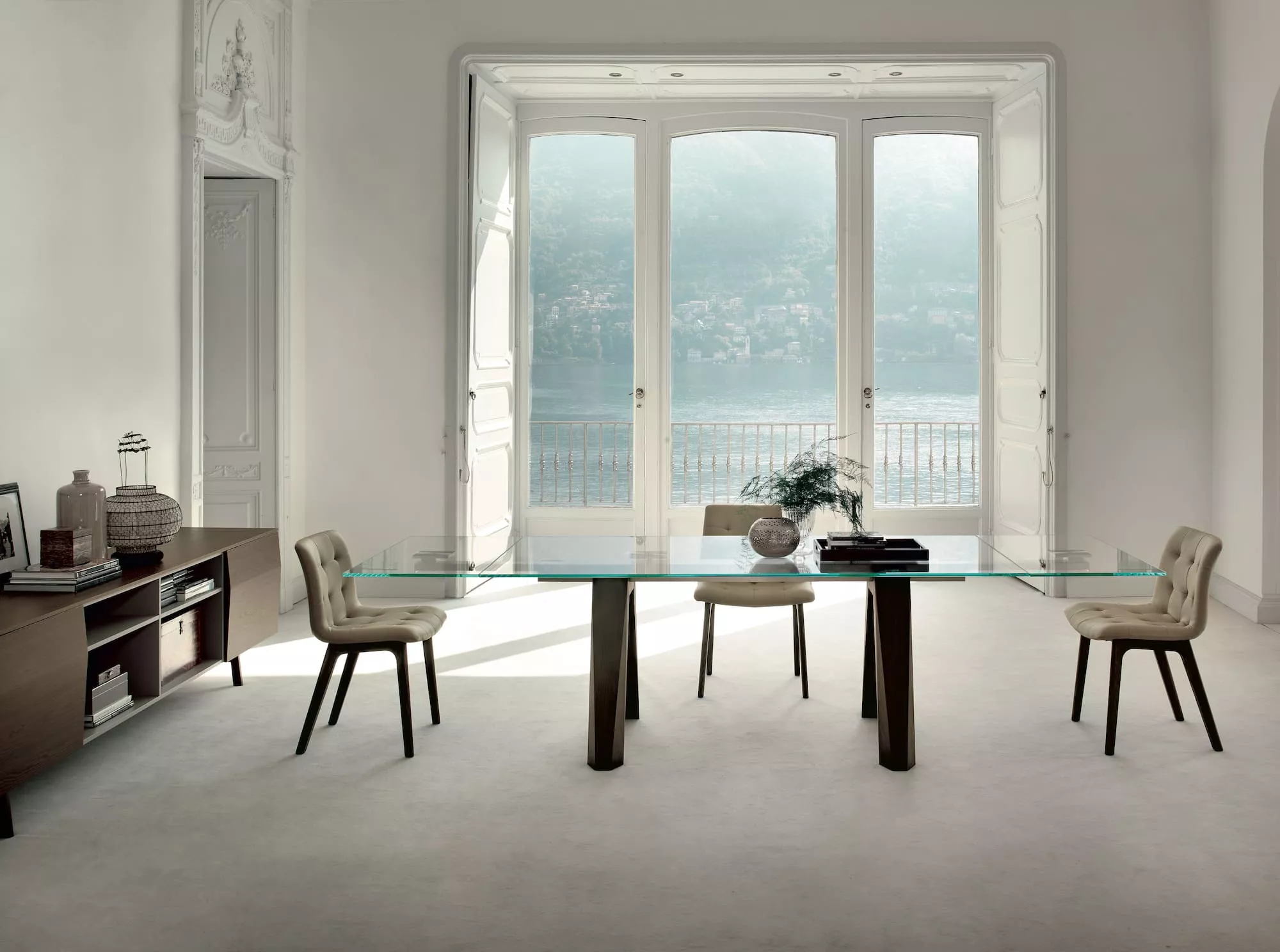 Plague by Bontempi dining table with bold sculptural base